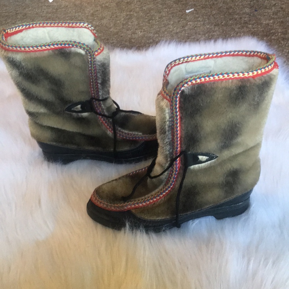 Yodelers Vintage Fur Boots  6.5